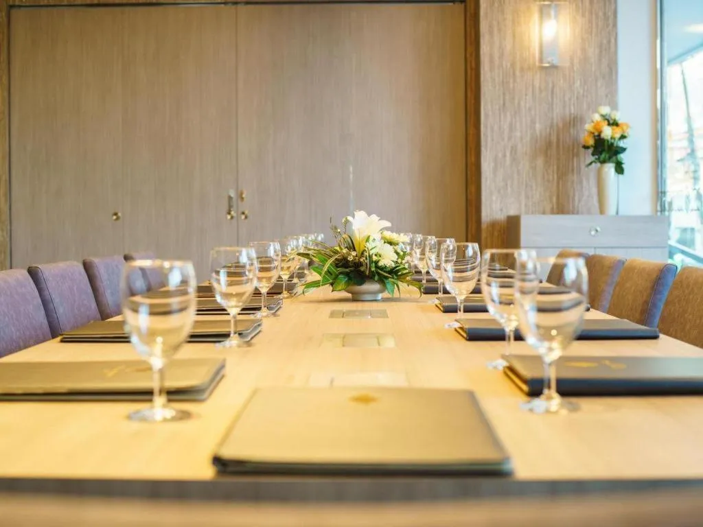 New Season Square Hotel