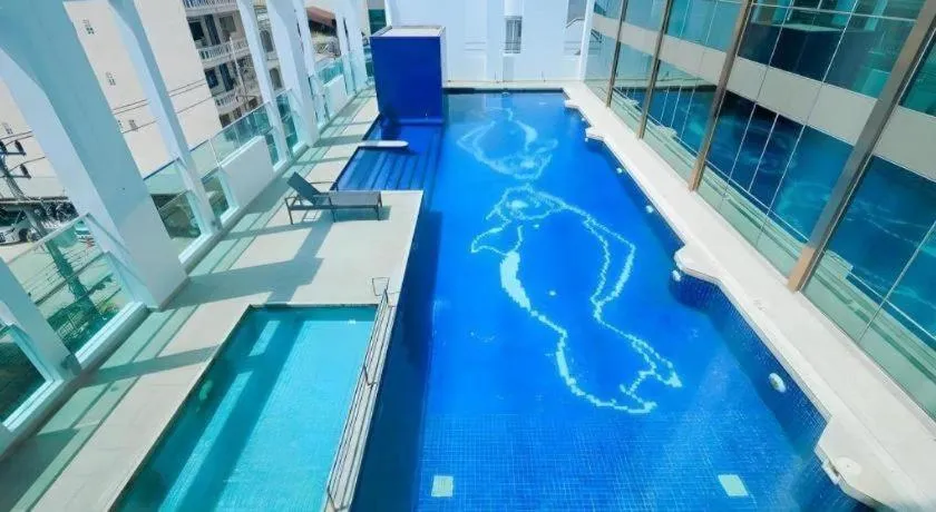 New Season Square Hotel