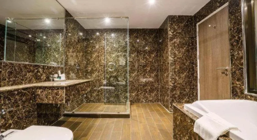 New Season Square Hotel