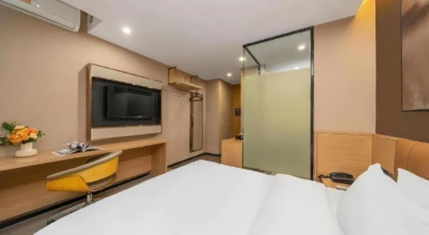 Bed in IU Hotel Guangzhou Taihe Square Branch