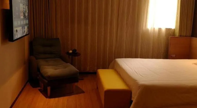 Bed in IU Hotel Guangzhou Taihe Square Branch