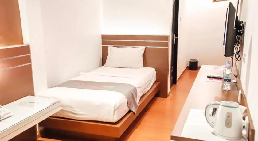 Bed in Neotel Hotel City Centre