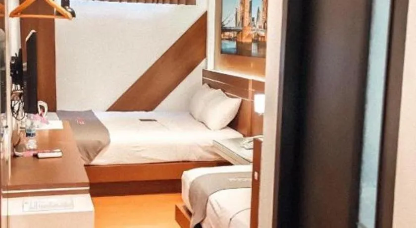 Bed in Neotel Hotel City Centre