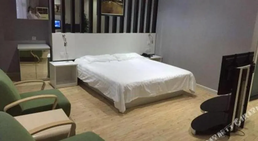 Bed in 7 Days Inn Qinhuangdao Changjiang Road Chinese Medicine Hospital Branch