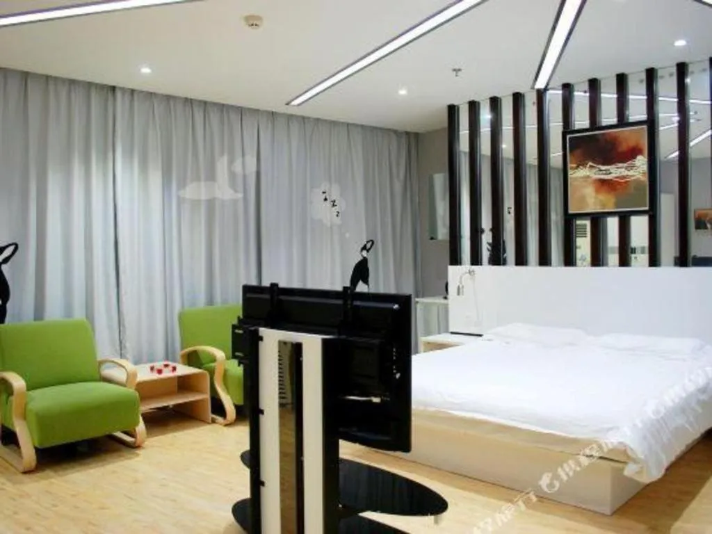 Bed in 7 Days Inn Qinhuangdao Changjiang Road Chinese Medicine Hospital Branch
