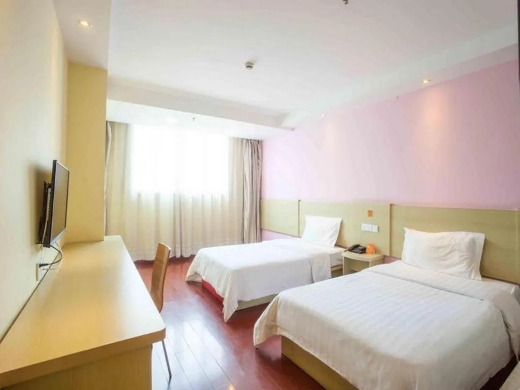 Bed in 7 Days Inn Qinhuangdao Changjiang Road Chinese Medicine Hospital Branch