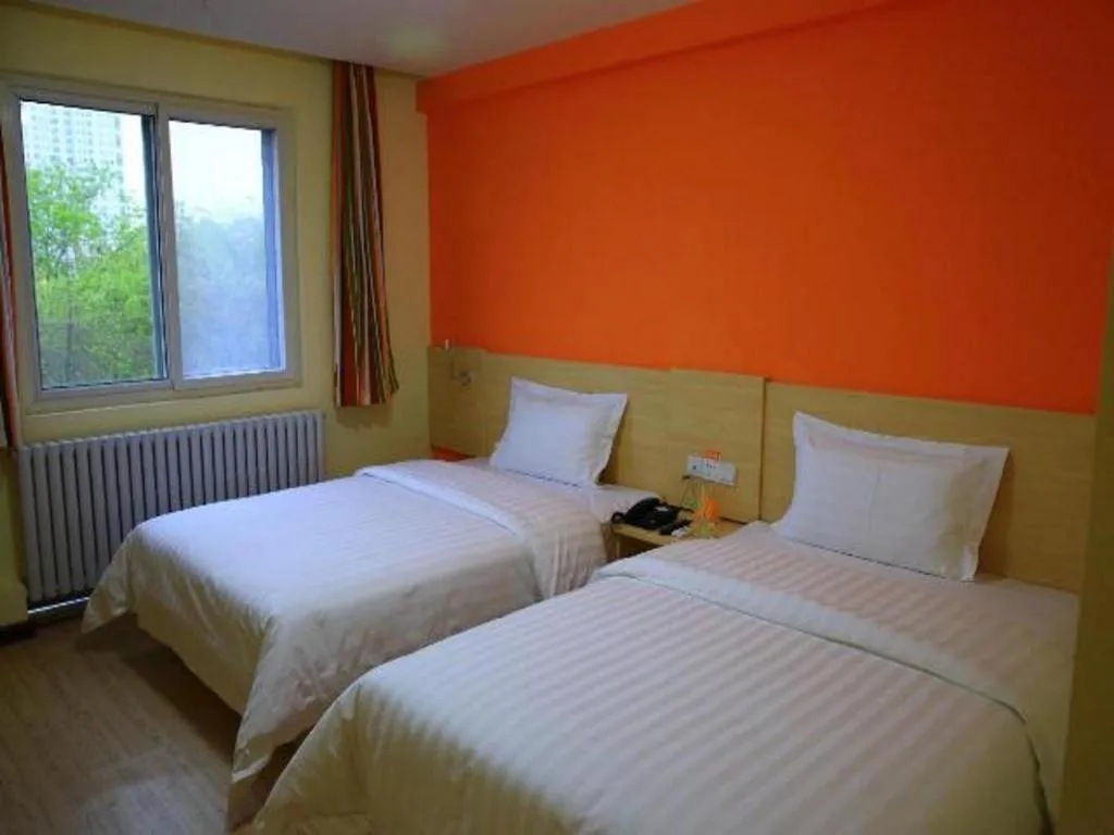 Bed in 7 Days Inn Qinhuangdao Changjiang Road Chinese Medicine Hospital Branch