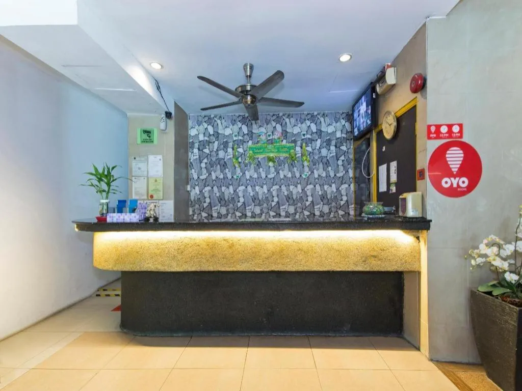 OYO 175 Lotus Hotel