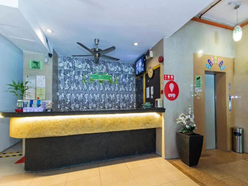 OYO 175 Lotus Hotel
