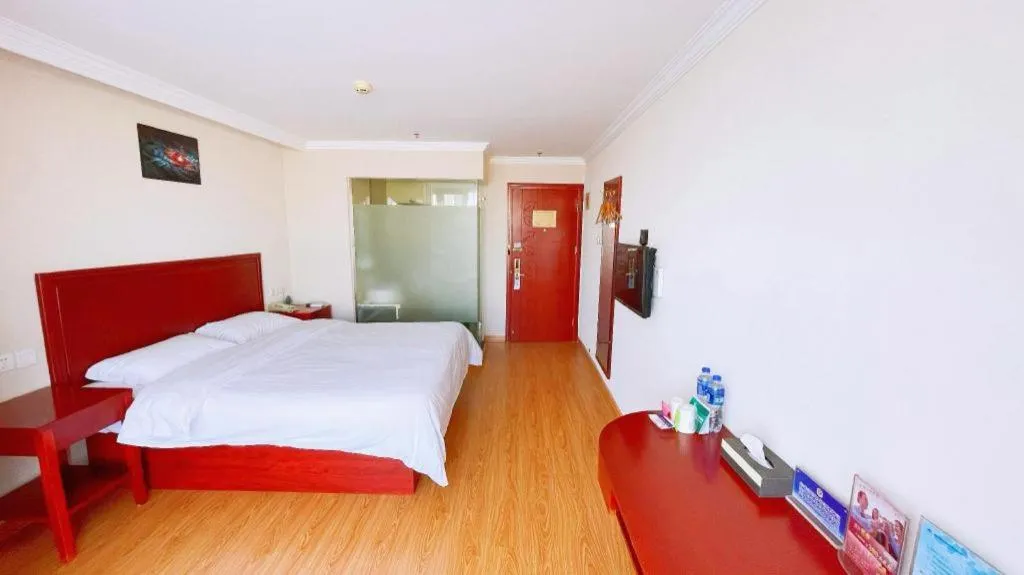 Bed in GreenTree Inn Tianjin JinNan ShuangLin Metro Station Express Hotel