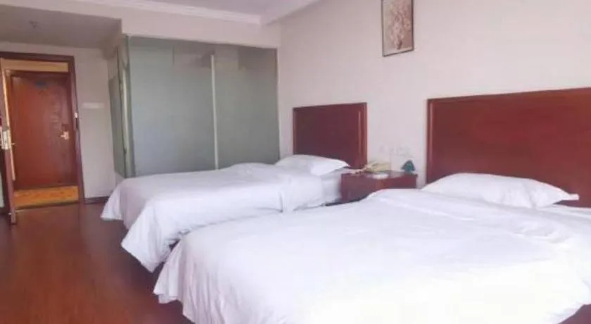 Bed in GreenTree Inn Tianjin JinNan ShuangLin Metro Station Express Hotel