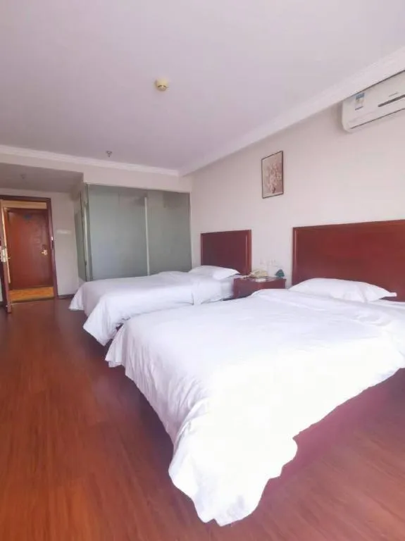 Bed in GreenTree Inn Tianjin JinNan ShuangLin Metro Station Express Hotel