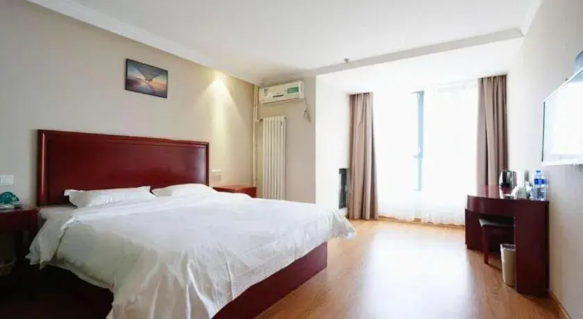 Bed in GreenTree Inn Tianjin JinNan ShuangLin Metro Station Express Hotel Bed in GreenTree Inn Tianjin JinNan ShuangLin Metro Station Express Hotel