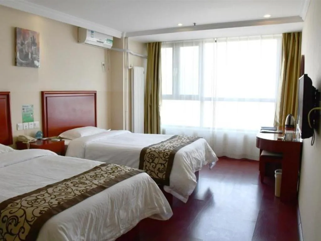 Bed in GreenTree Inn Tianjin JinNan ShuangLin Metro Station Express Hotel