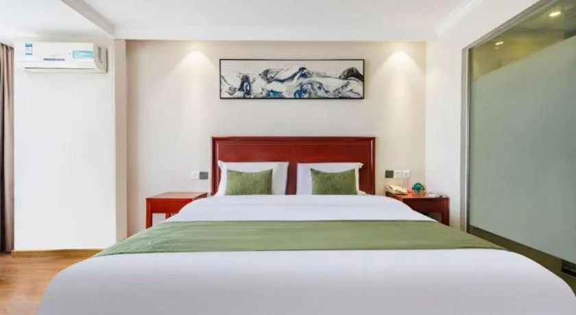 Bed in GreenTree Inn Tianjin JinNan ShuangLin Metro Station Express Hotel