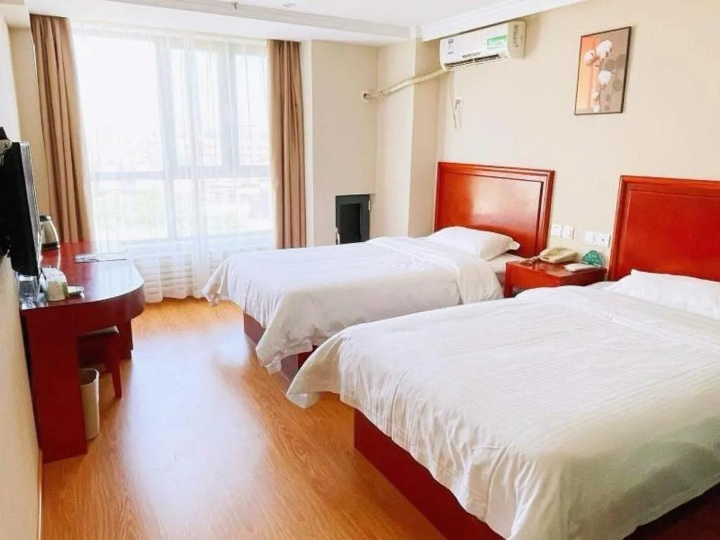 Bed in GreenTree Inn Tianjin JinNan ShuangLin Metro Station Express Hotel