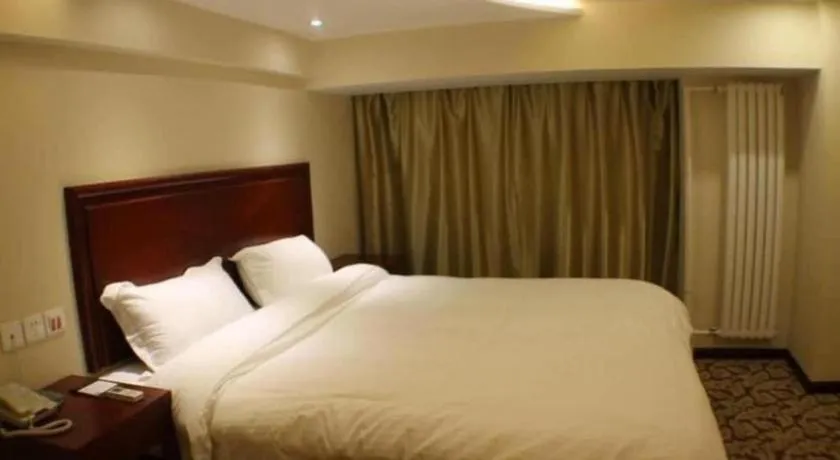 Bed in GreenTree Inn Tianjin JinNan ShuangLin Metro Station Express Hotel