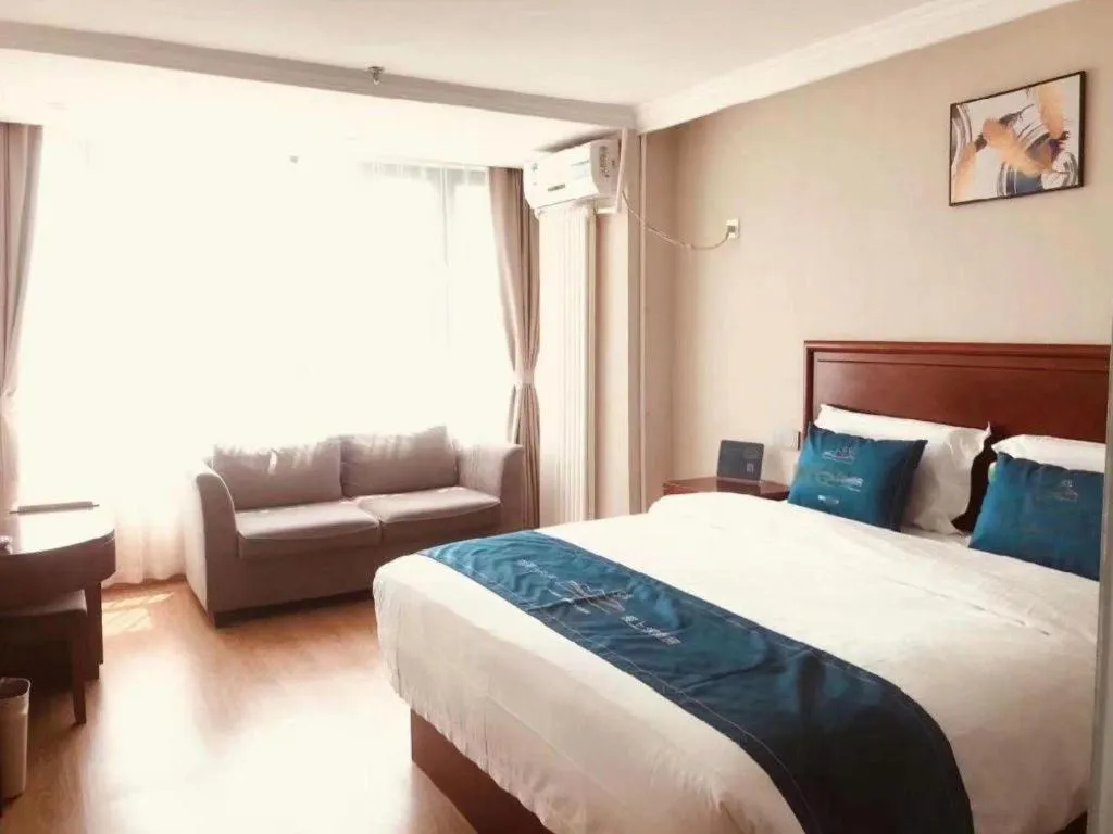 Bed in GreenTree Inn Tianjin JinNan ShuangLin Metro Station Express Hotel