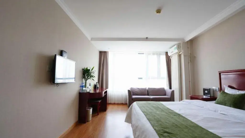 Bed in GreenTree Inn Tianjin JinNan ShuangLin Metro Station Express Hotel Bed in GreenTree Inn Tianjin JinNan ShuangLin Metro Station Express Hotel