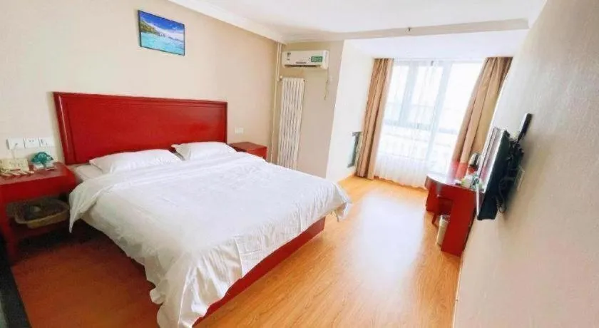 Bed in GreenTree Inn Tianjin JinNan ShuangLin Metro Station Express Hotel