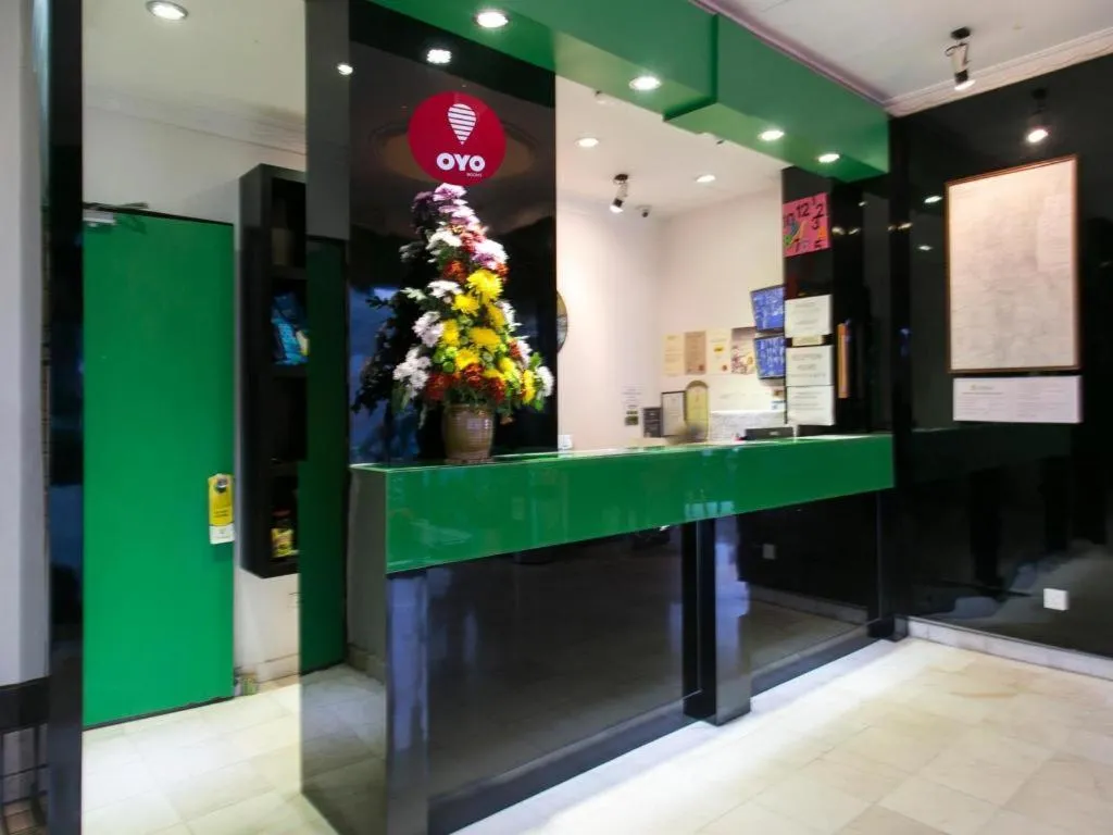 OYO 229 Parkland Hotel