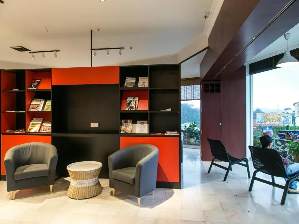 OYO 229 Parkland Hotel