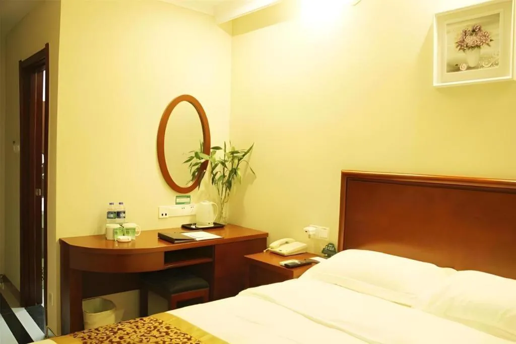 Bed in GreenTree Inn Nanjing Confucius Temple Sanshan Street Subway Station Express Hotel