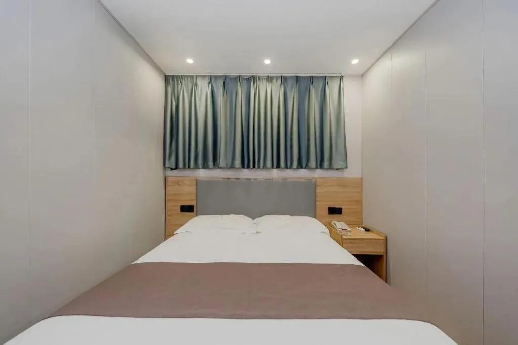 Bed in GreenTree Inn Nanjing Confucius Temple Sanshan Street Subway Station Express Hotel
