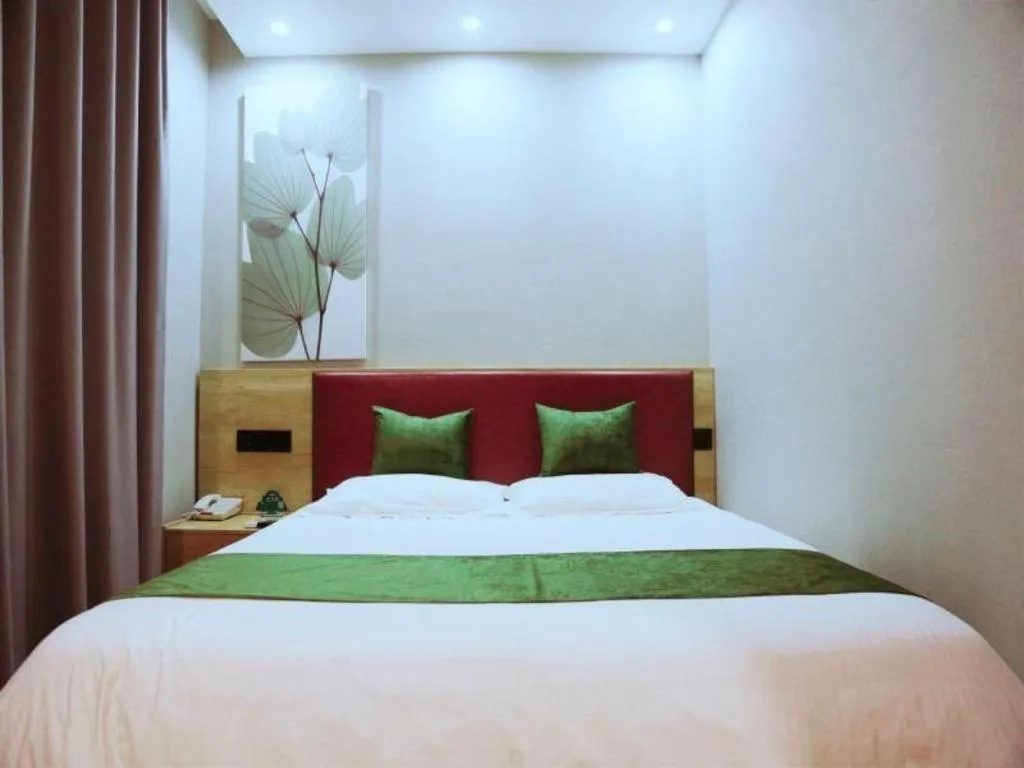 Bed in GreenTree Inn Nanjing Confucius Temple Sanshan Street Subway Station Express Hotel