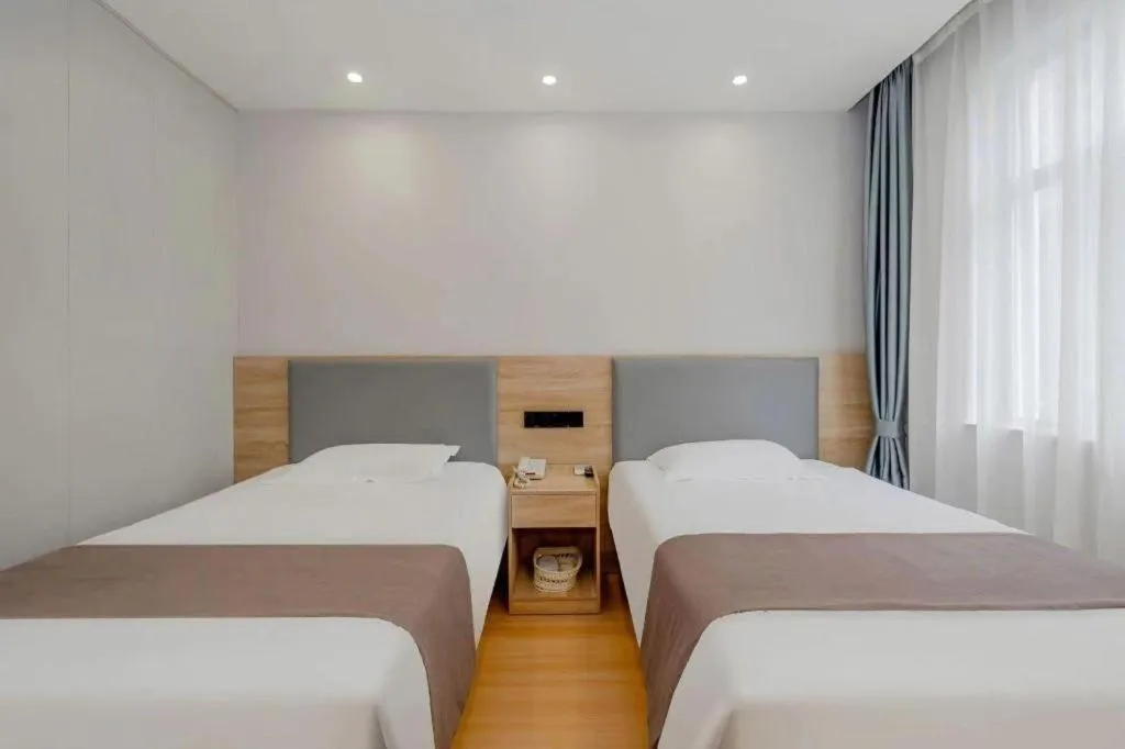 Bed in GreenTree Inn Nanjing Confucius Temple Sanshan Street Subway Station Express Hotel