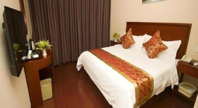 Bed in GreenTree Inn Nanjing Confucius Temple Sanshan Street Subway Station Express Hotel