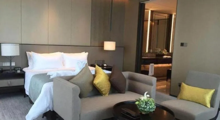 Bed in Golden Eagle Summit Hotel Kunshan