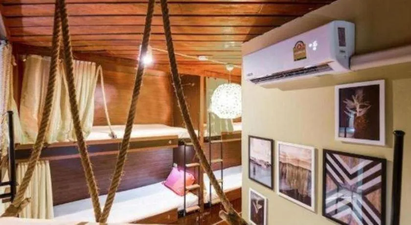 Bed in OYO 895 The Onion Hostel