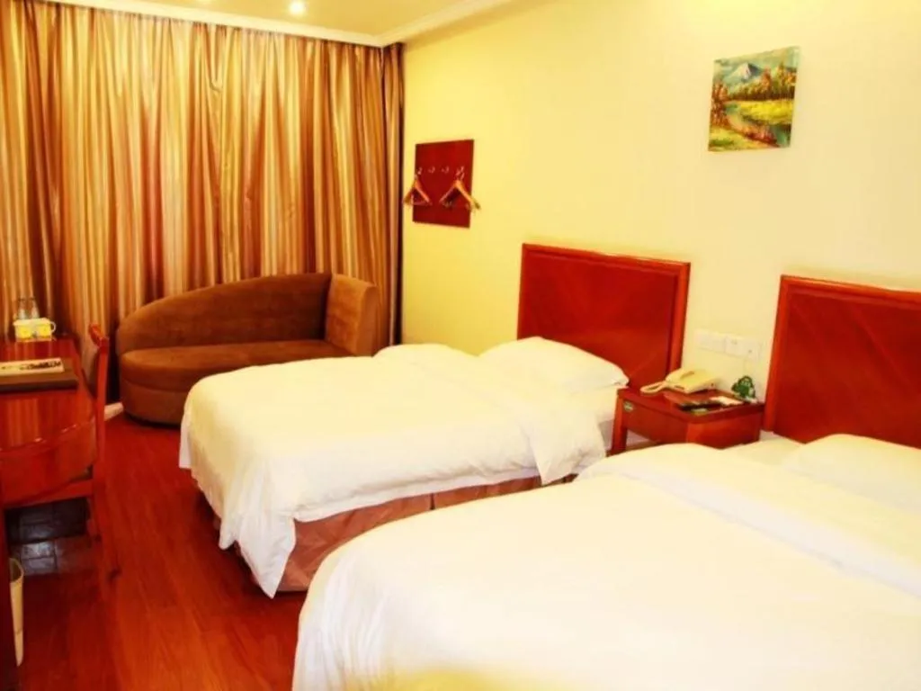Bed in GreenTree Inn Hefei Huangshan Road Business Hotel