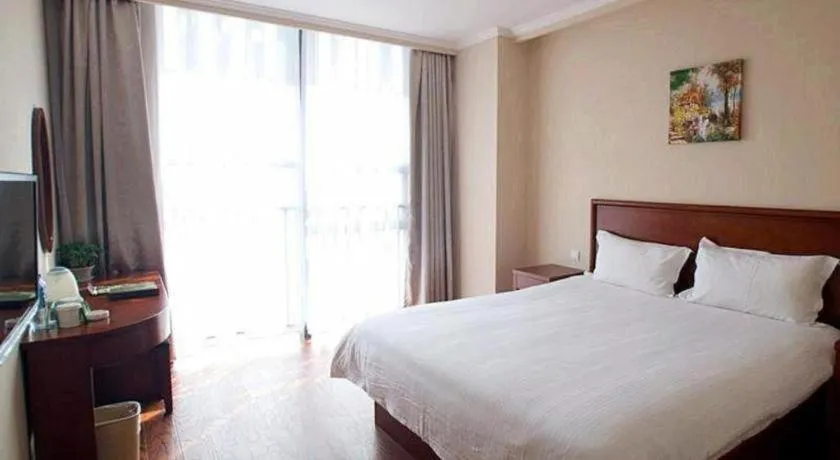 Bed in GreenTree Inn Hefei Huangshan Road Business Hotel