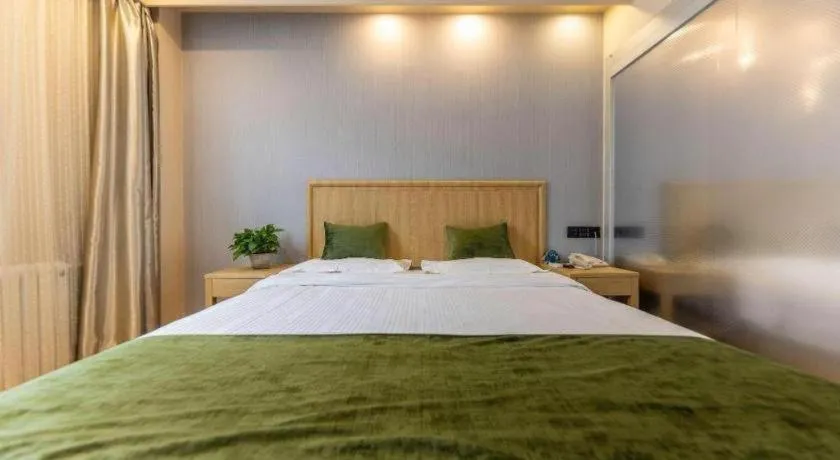 Bed in GreenTree Inn Lanzhou Gongjiawan Yangjiaqiao Express Hotel