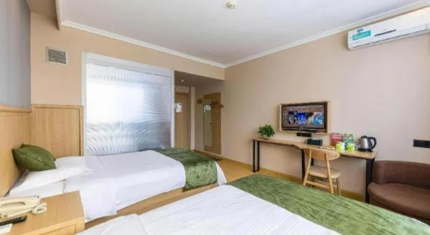 Bed in GreenTree Inn Lanzhou Gongjiawan Yangjiaqiao Express Hotel