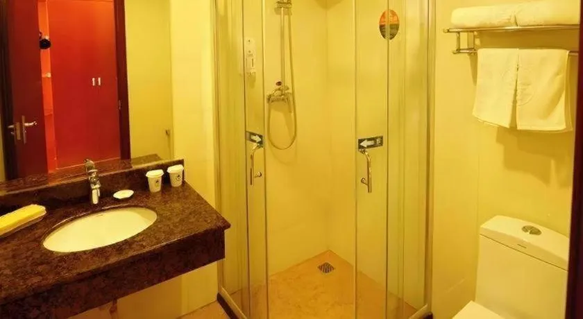 GreenTree Inn Qinhuangdao Peace Avenue Express Hotel