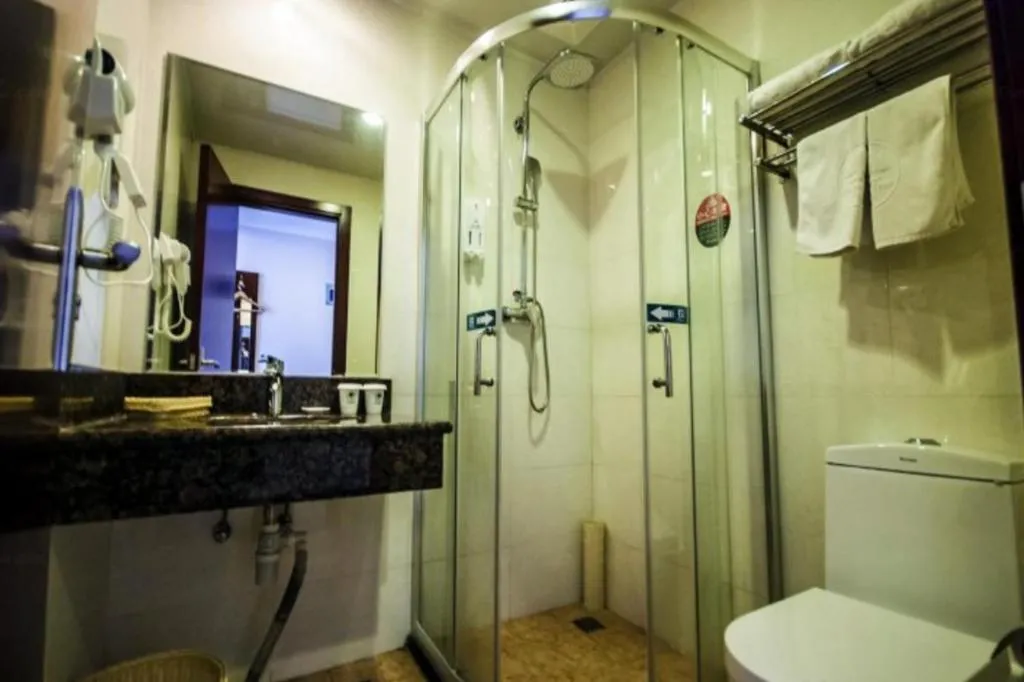 GreenTree Inn Qinhuangdao Peace Avenue Express Hotel