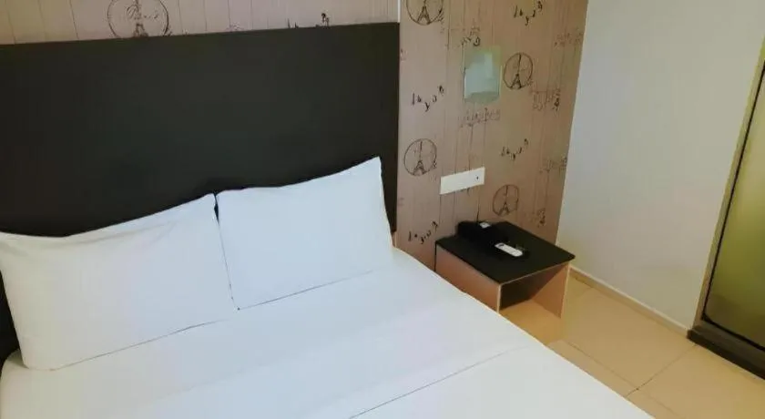Bed in City View Hotel At KLIA & KLIA2