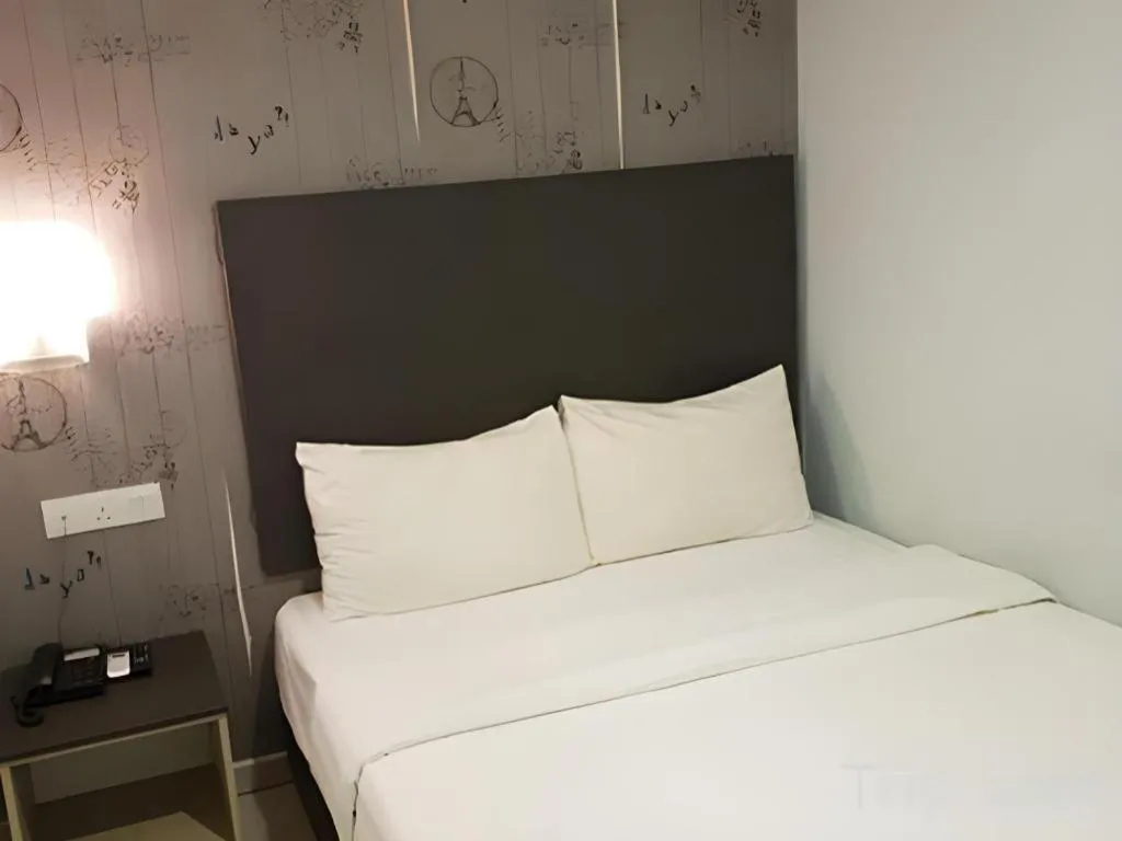 Bed in City View Hotel At KLIA & KLIA2