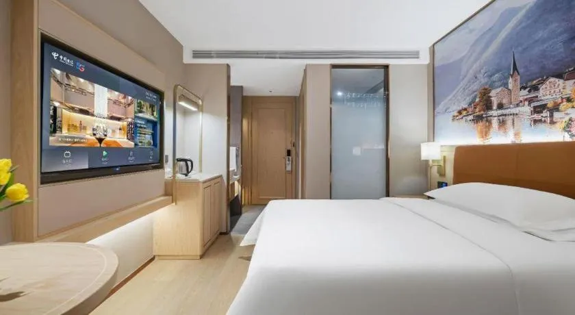 Bed in Vienna Classic Hotel Suzhou Likou Furniture Market Metro Station