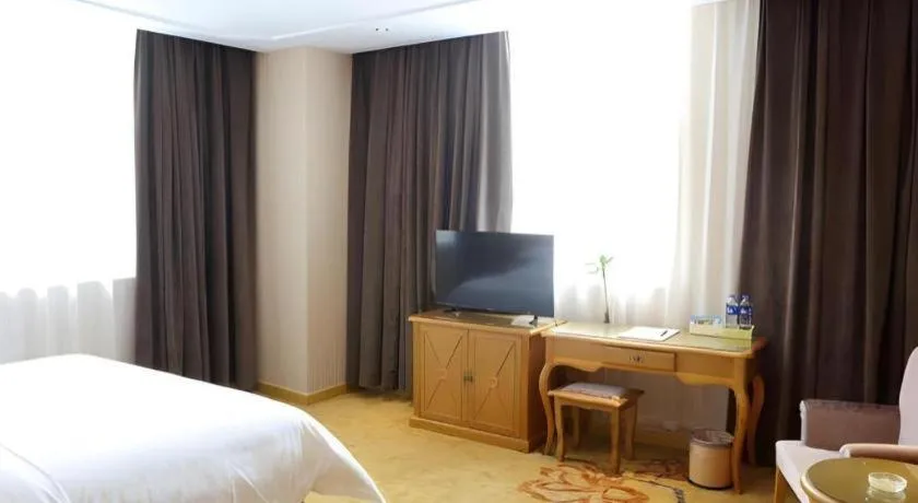 Bed in Vienna Classic Hotel Suzhou Likou Furniture Market Metro Station