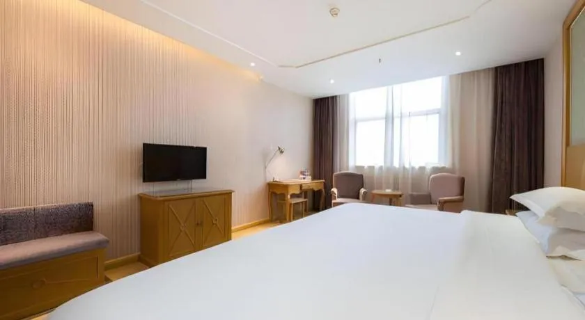 Bed in Vienna Classic Hotel Suzhou Likou Furniture Market Metro Station