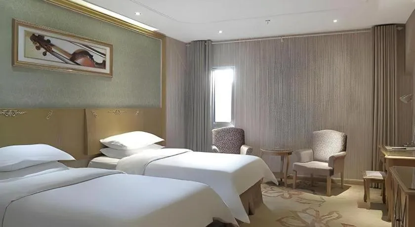 Bed in Vienna Classic Hotel Suzhou Likou Furniture Market Metro Station