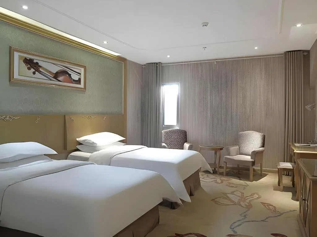 Bed in Vienna Classic Hotel Suzhou Likou Furniture Market Metro Station