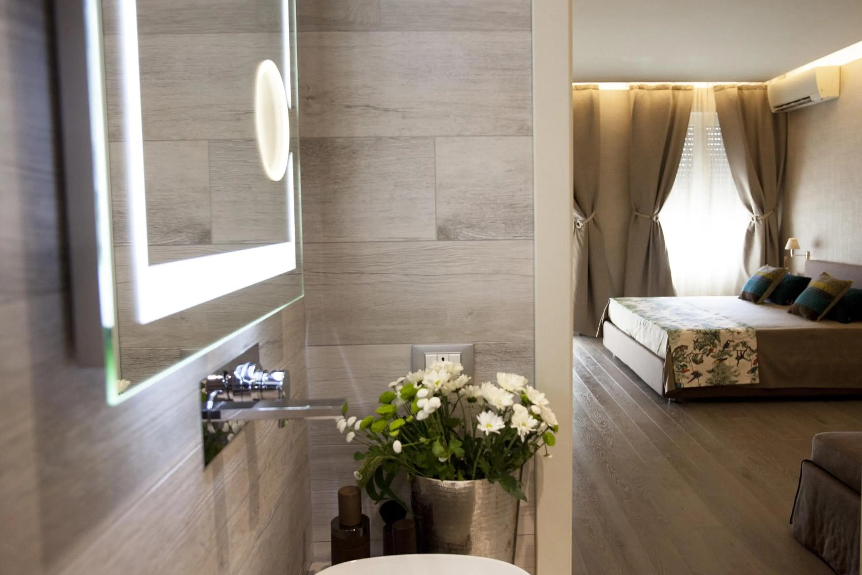 Bathroom, Bed in theBed