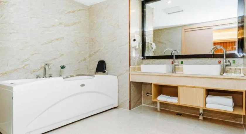 Vienna Hotel Yangzhou Outlets Plaza He Garden