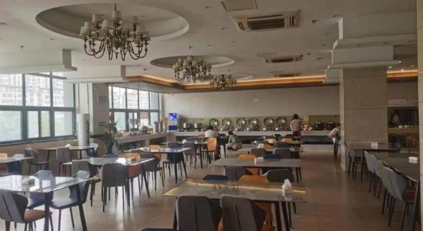 Vienna Hotel Yangzhou Outlets Plaza He Garden