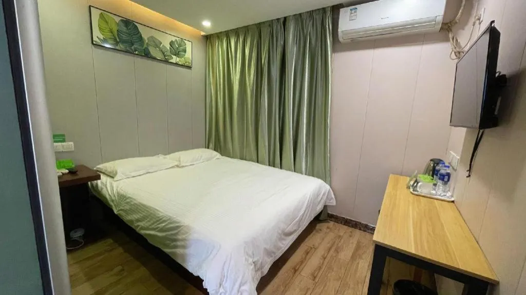 Bed in Vatica Shanghai Pudong Dishui Lake Branch